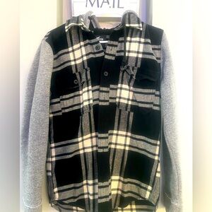 Black and white plaid Hollister men's XS hooded flannel